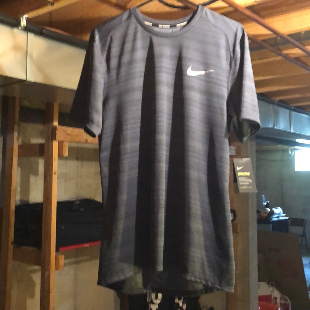 Men’s Nike shirt size medium